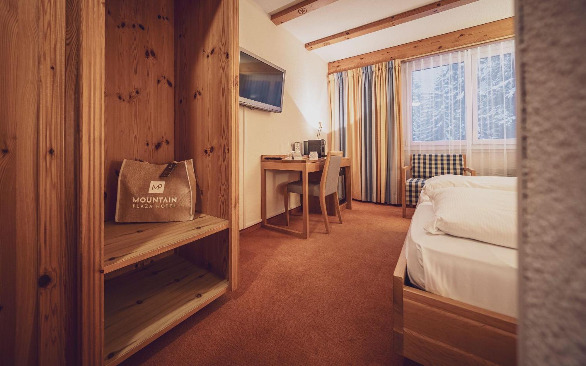 Mountain Plaza Hotel Davos Exterior foto